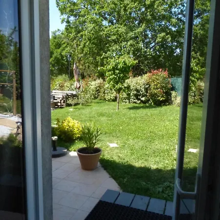 D'hotes L'odalyre לינה וארוחת בוקר