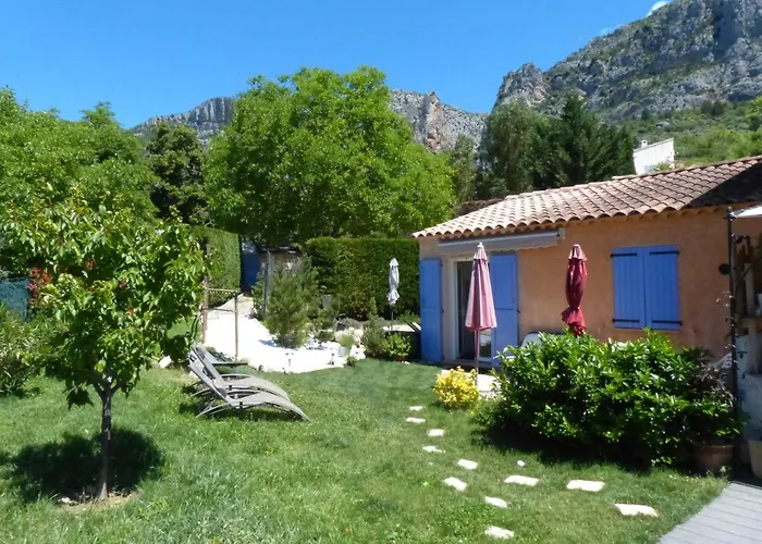 Couette-café D'hôtes L'odalyre 3*