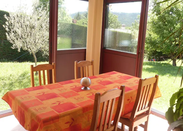 Couette-café D'hôtes L'odalyre 3*